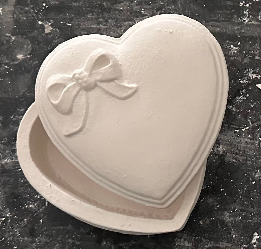 Heart bow box