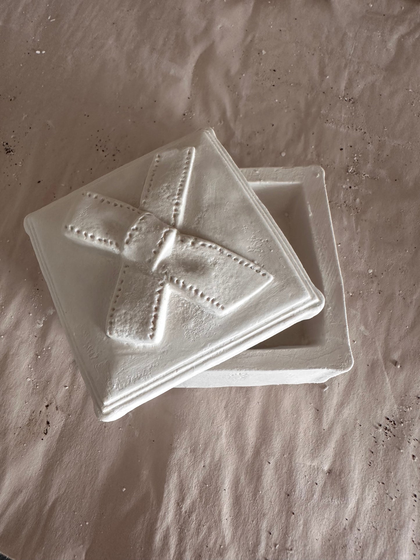 Bow square box