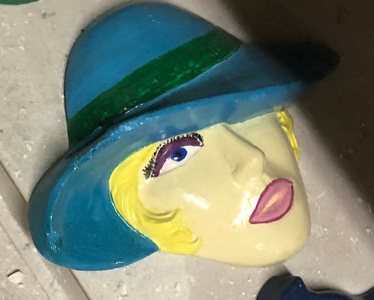 Lady w/hat